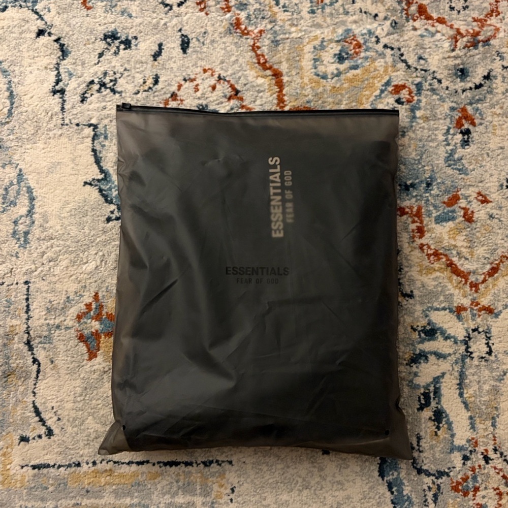 Essentials fear of god hoodie black size large - Picture 5 of 5